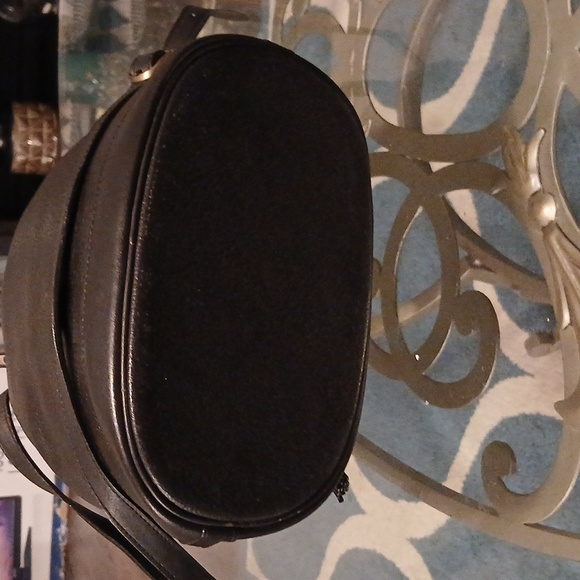 Burberrys Vintage EUC Leather Black Bucket crossbody with Tassels & dust bag - Picture 6 of 8